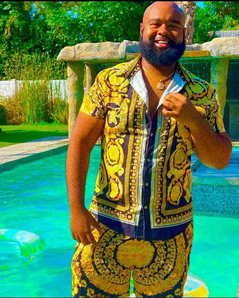 D&rsquo;Antr&eacute; Cole by the pool